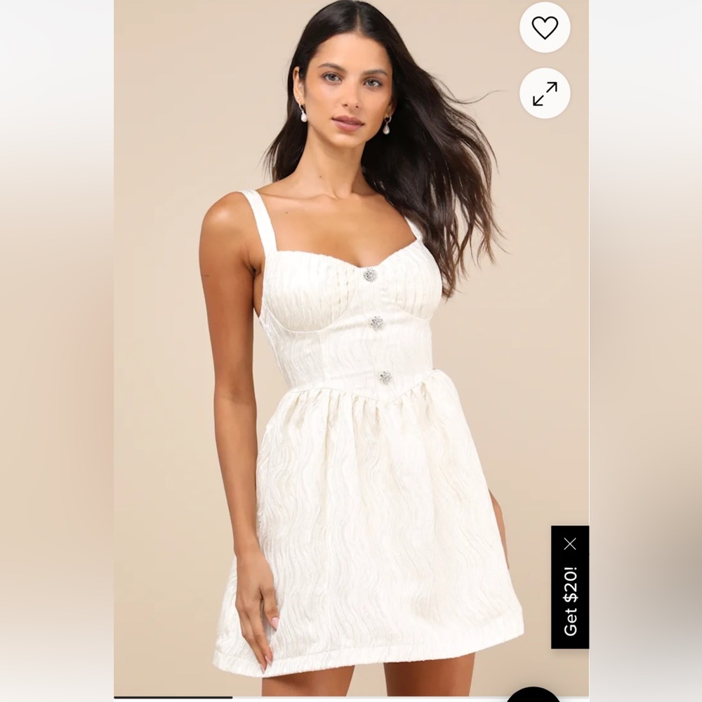 Lulu's White Sleeveless Sweetheart Mini Dress